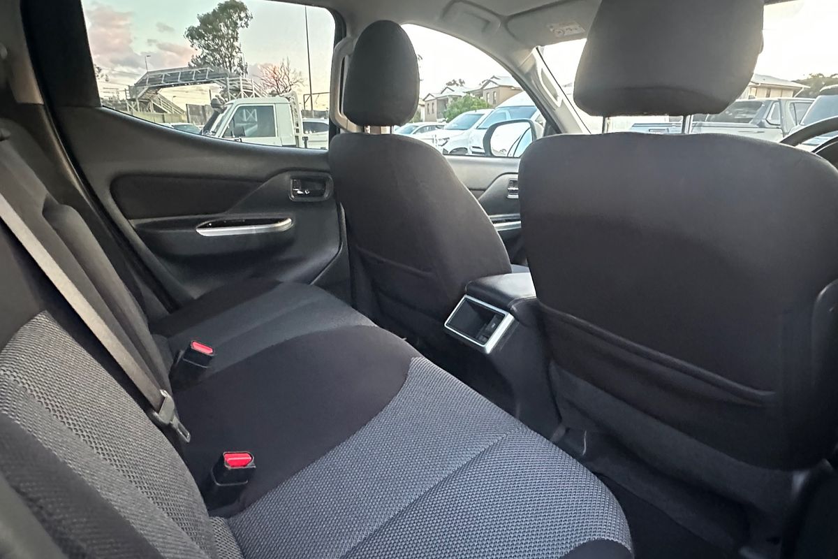 2023 Mitsubishi Triton GLS MR 4X4