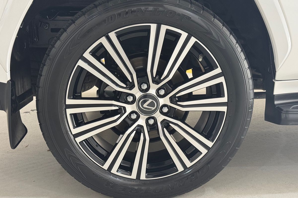 2023 Lexus LX LX600 VJA310R
