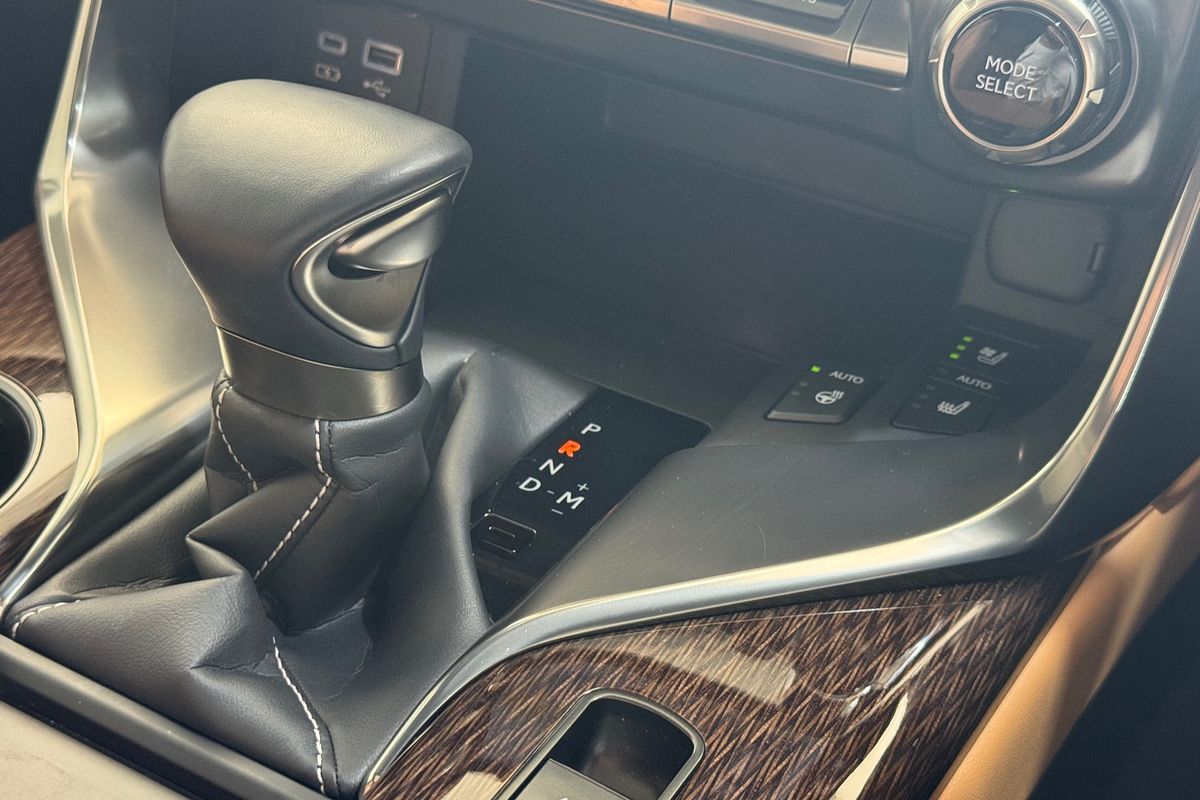 2023 Lexus LX LX600 VJA310R