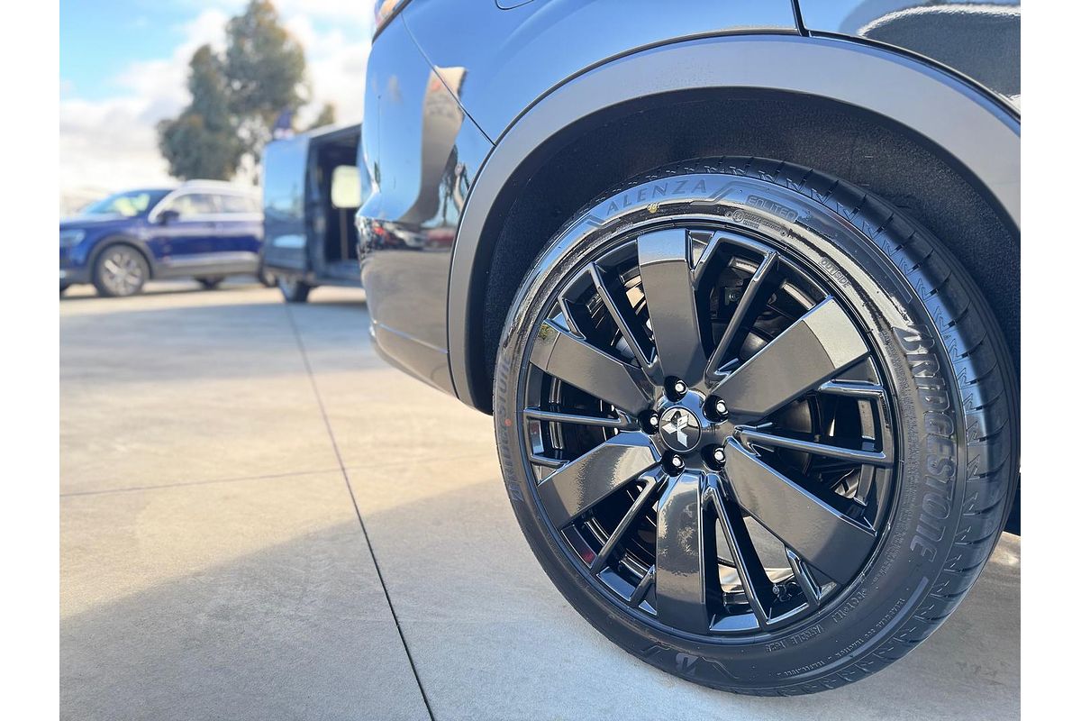 2025 Mitsubishi Outlander Exceed Tourer ZM