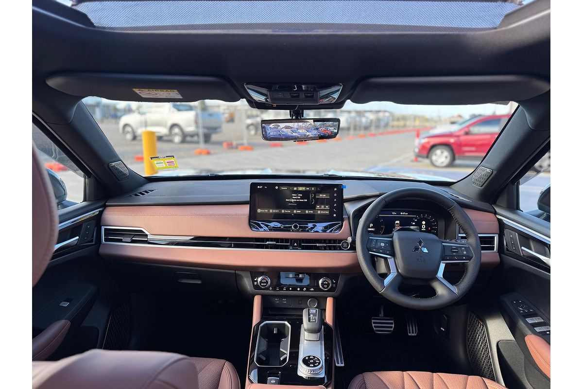 2025 Mitsubishi Outlander Exceed Tourer ZM
