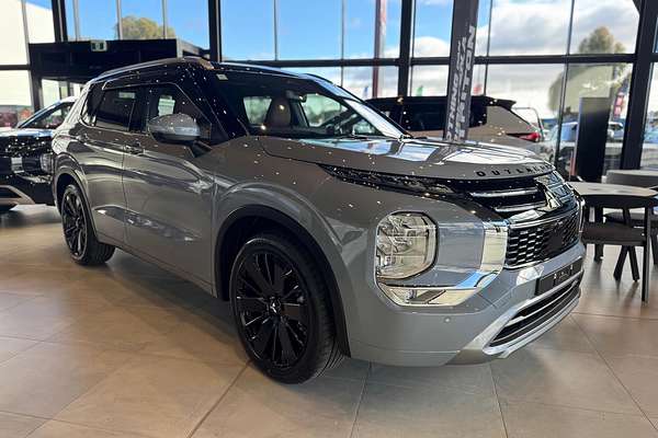 2025 Mitsubishi Outlander Exceed Tourer ZM