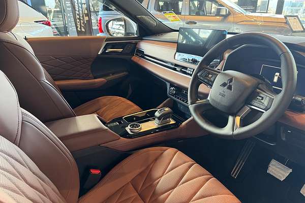 2025 Mitsubishi Outlander Exceed Tourer ZM