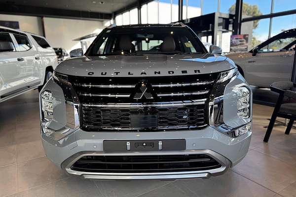 2025 Mitsubishi Outlander Exceed Tourer ZM