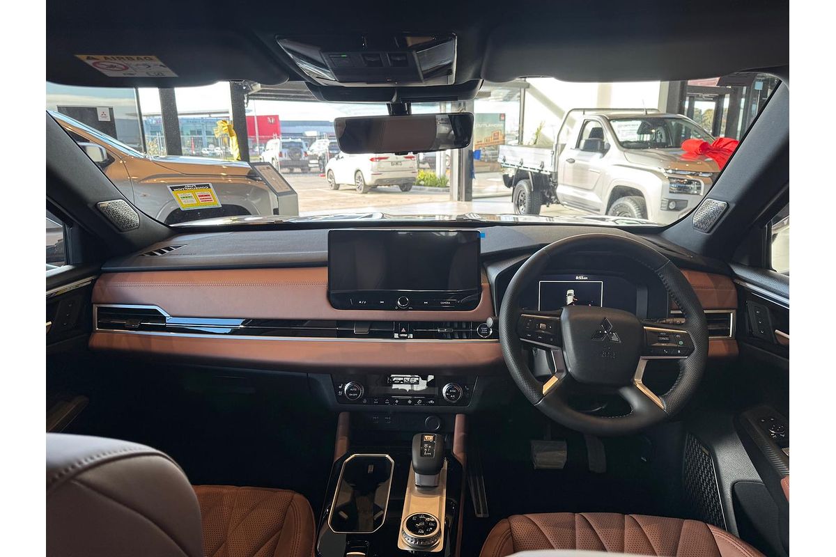 2025 Mitsubishi Outlander Exceed Tourer ZM