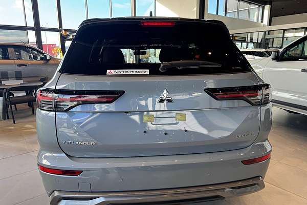 2025 Mitsubishi Outlander Exceed Tourer ZM