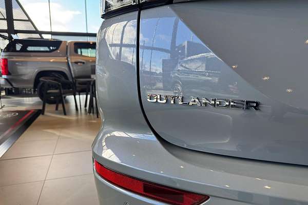 2025 Mitsubishi Outlander Exceed Tourer ZM