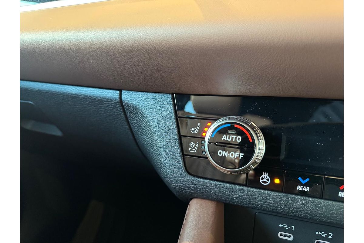 2025 Mitsubishi Outlander Exceed Tourer ZM