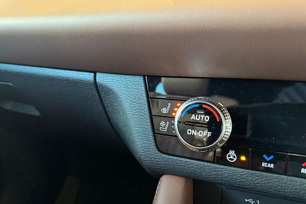 2025 Mitsubishi Outlander Exceed Tourer ZM