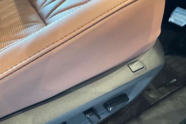 2025 Mitsubishi Outlander Exceed Tourer ZM