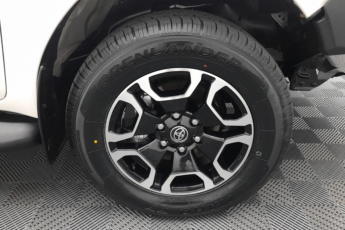 2021 Toyota Hilux SR5 GUN126R 4X4