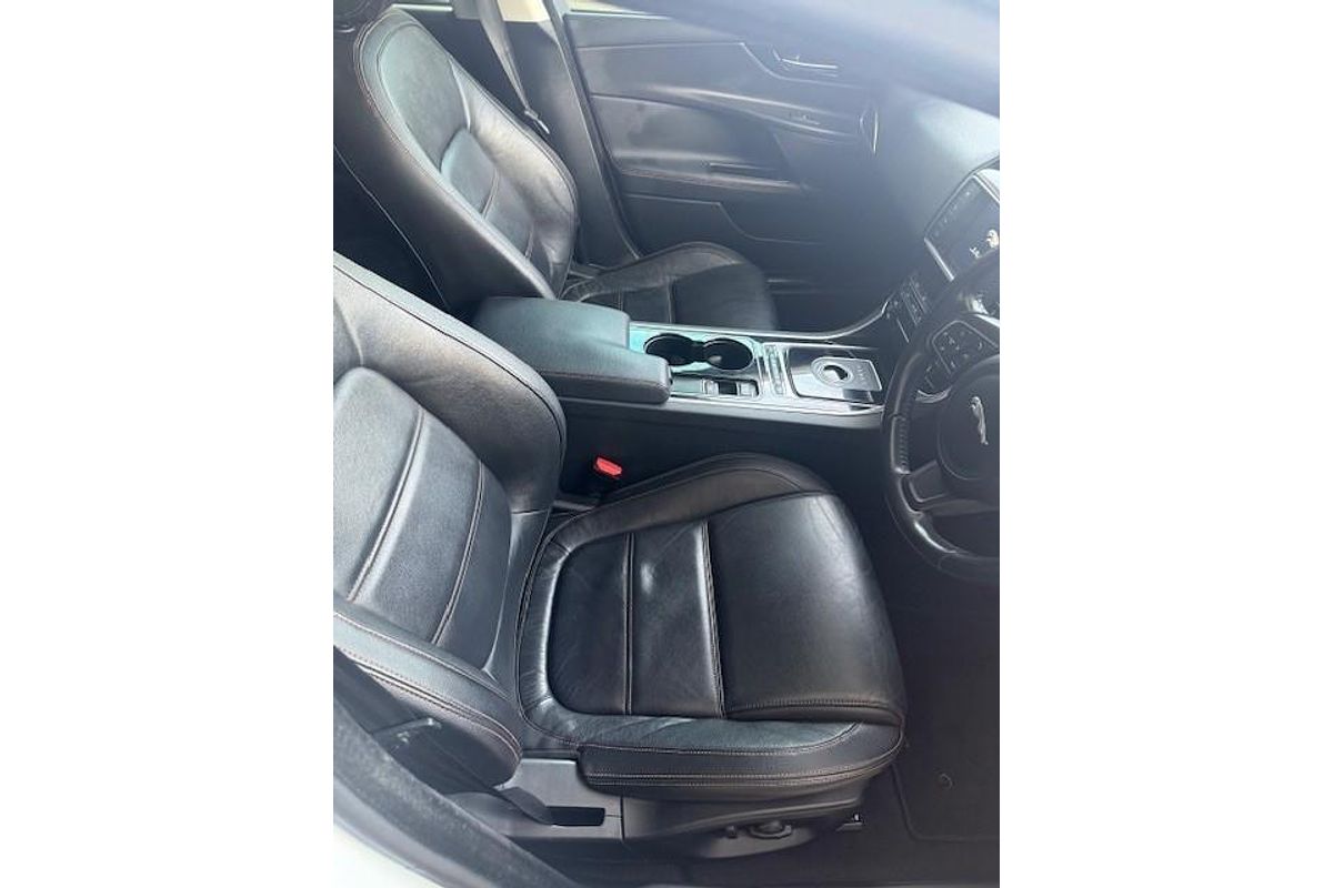 2015 Jaguar XE 20t Prestige X760