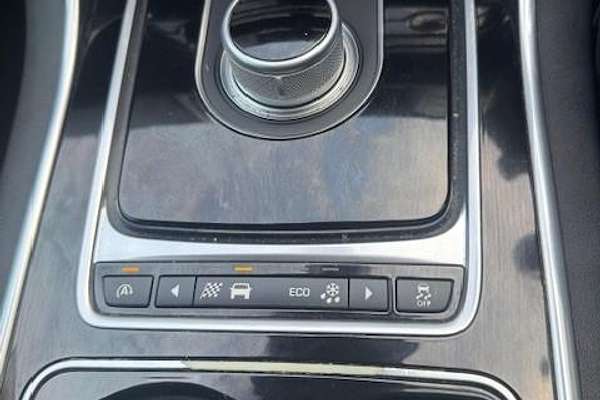 2015 Jaguar XE 20t Prestige X760