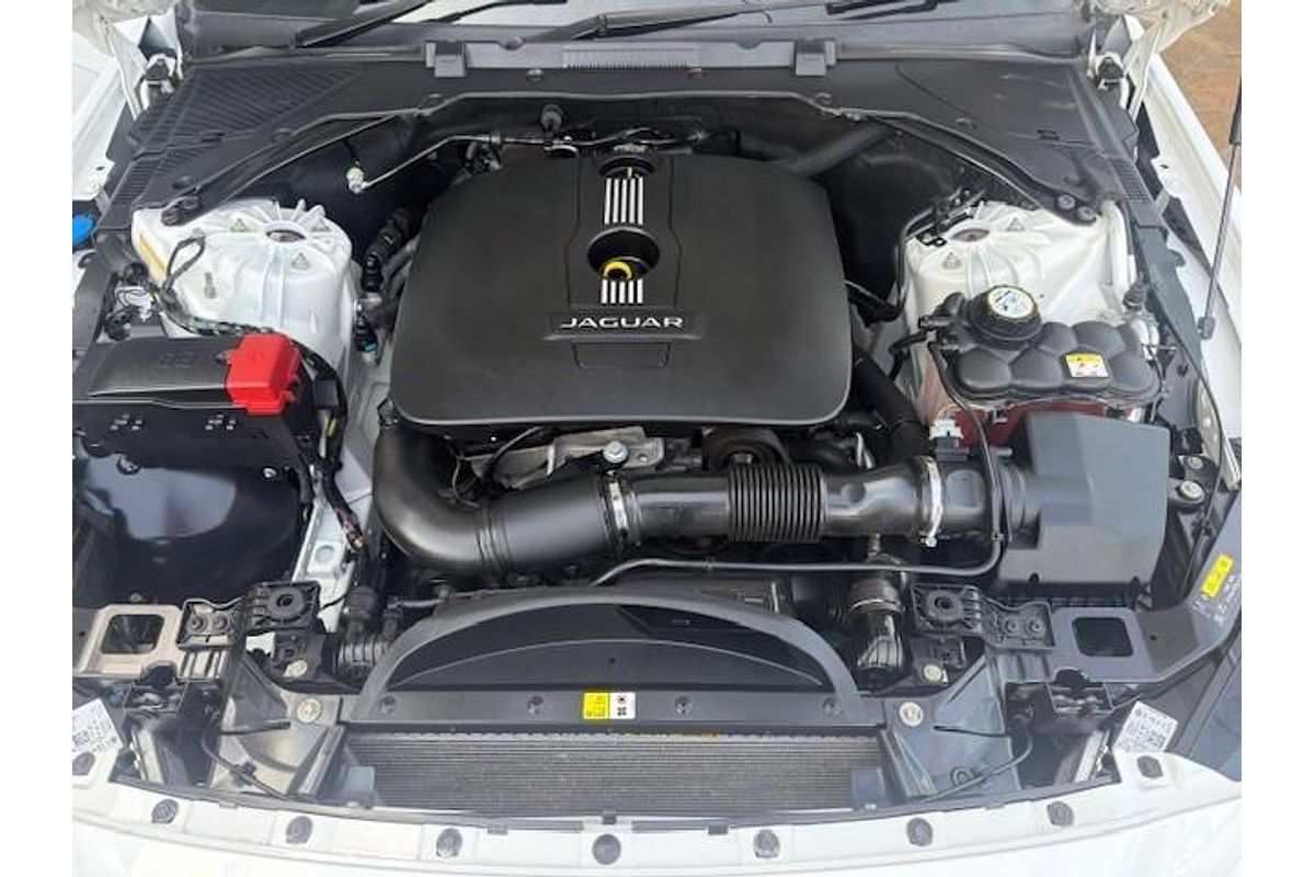 2015 Jaguar XE 20t Prestige X760