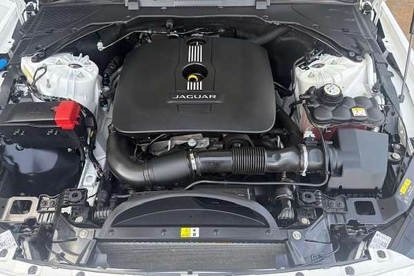 2015 Jaguar XE 20t Prestige X760