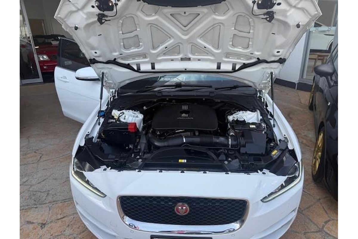 2015 Jaguar XE 20t Prestige X760