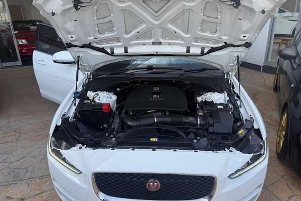 2015 Jaguar XE 20t Prestige X760