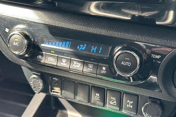 2018 Toyota Hilux SR5 GUN126R 4X4