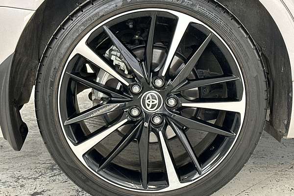 2020 Toyota Camry SX GSV70R