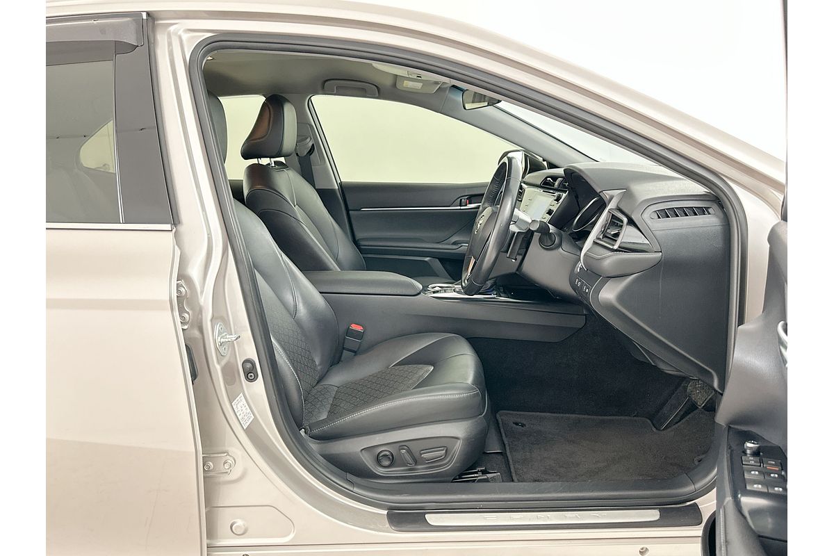 2020 Toyota Camry SX GSV70R