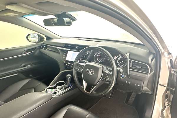 2020 Toyota Camry SX GSV70R