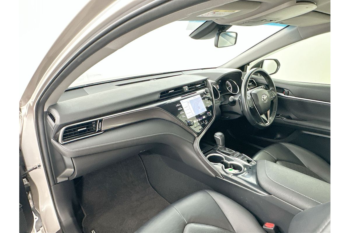 2020 Toyota Camry SX GSV70R