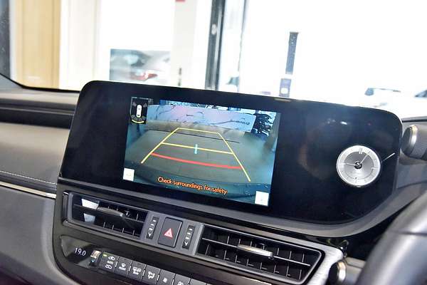 2024 Lexus ES ES250 Luxury AXZA10R
