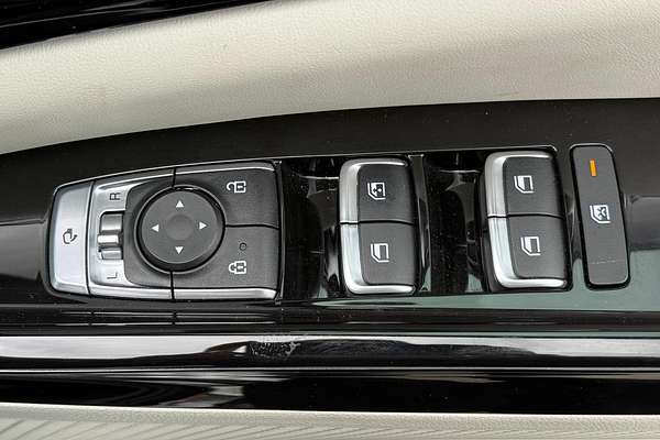2023 Kia Carnival Special Edition KA4