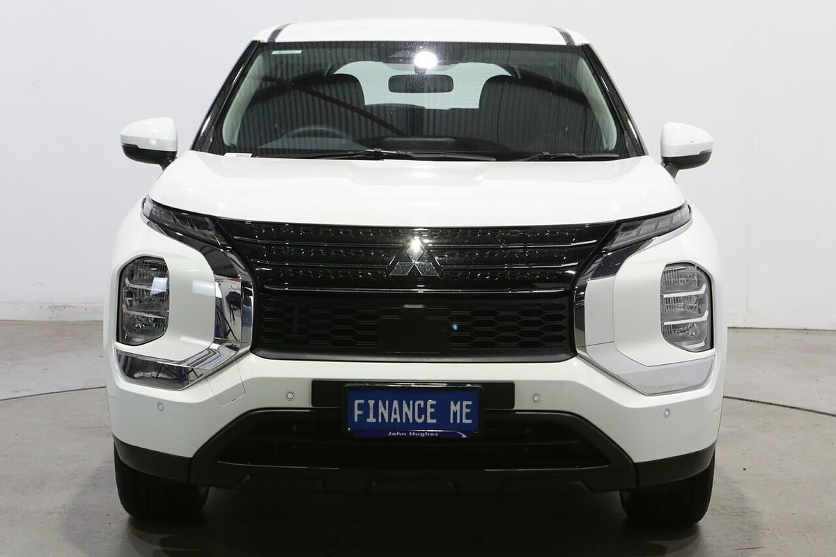 2023 Mitsubishi Outlander ES ZM