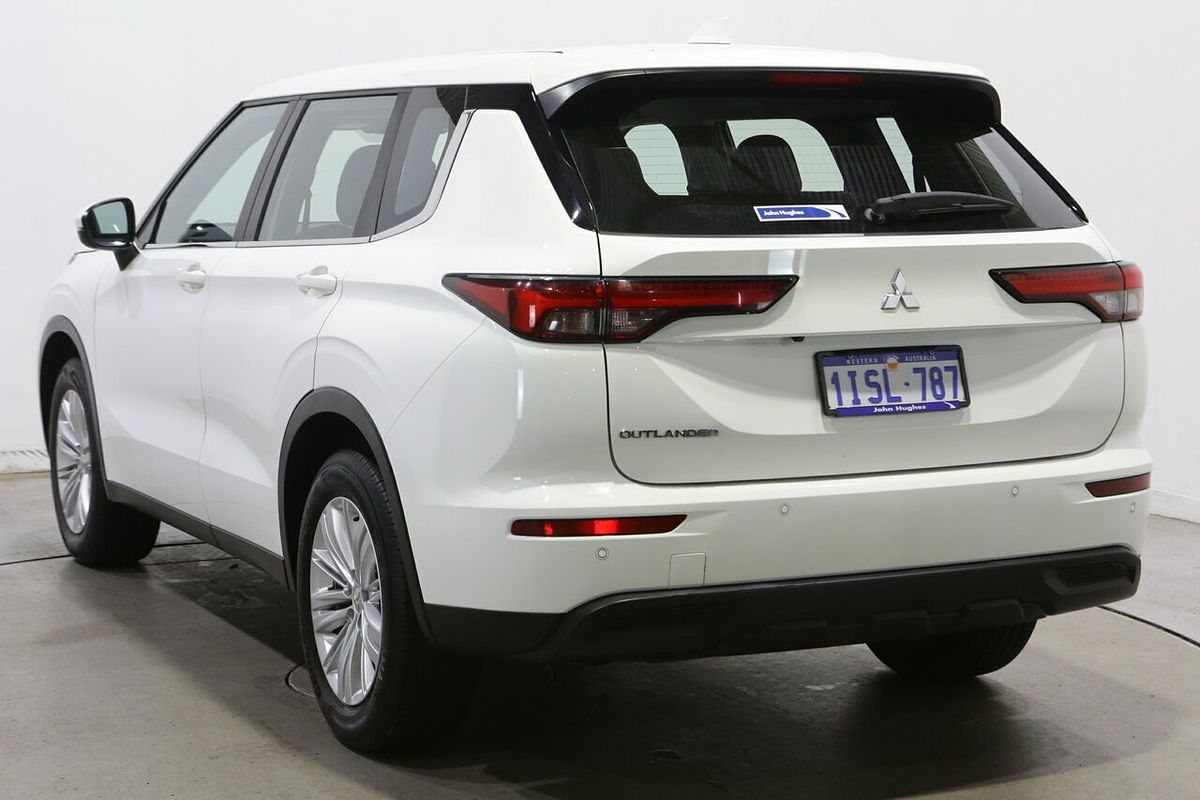 2023 Mitsubishi Outlander ES ZM
