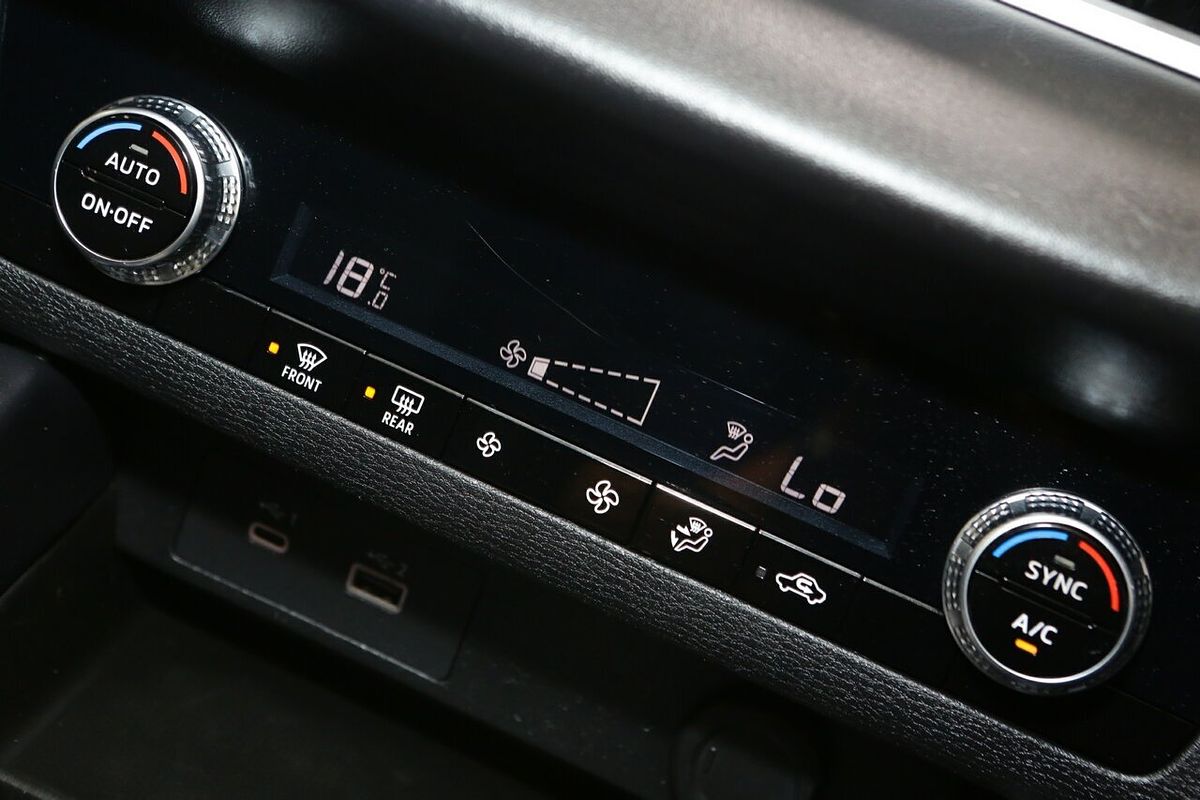 2023 Mitsubishi Outlander ES ZM