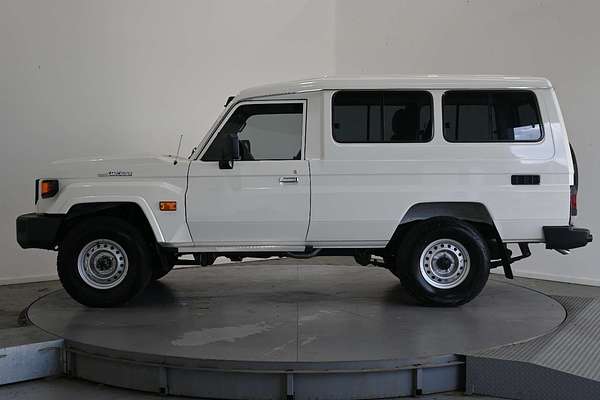 2025 Toyota Landcruiser GXL