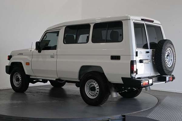 2025 Toyota Landcruiser GXL