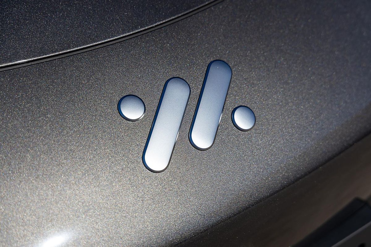 2025 MG IM6 Performance S12L