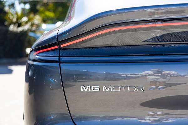 2025 MG IM6 Performance S12L