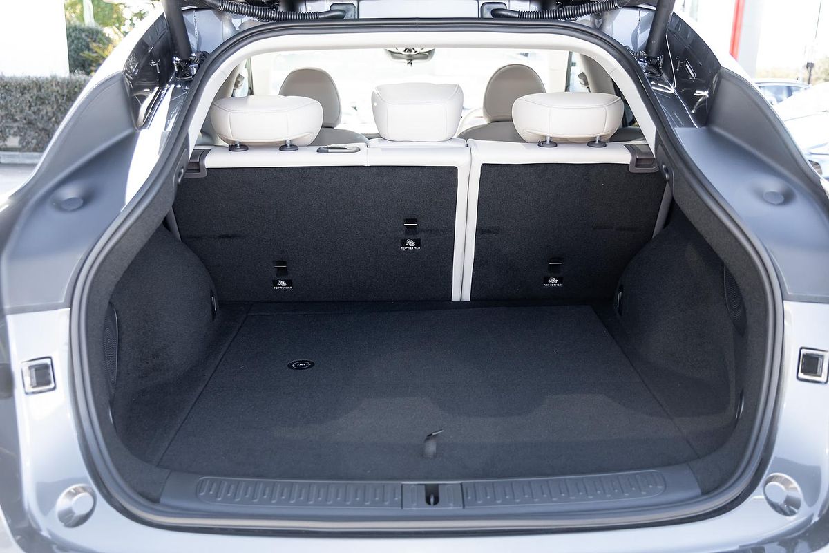 2025 MG IM6 Performance S12L