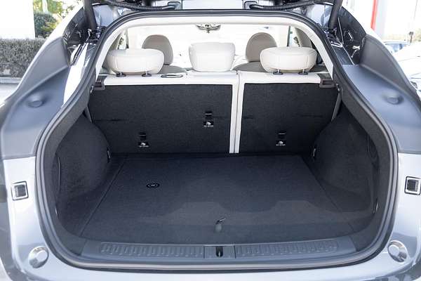2025 MG IM6 Performance S12L