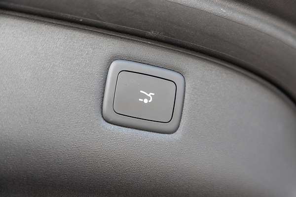 2025 MG IM6 Performance S12L