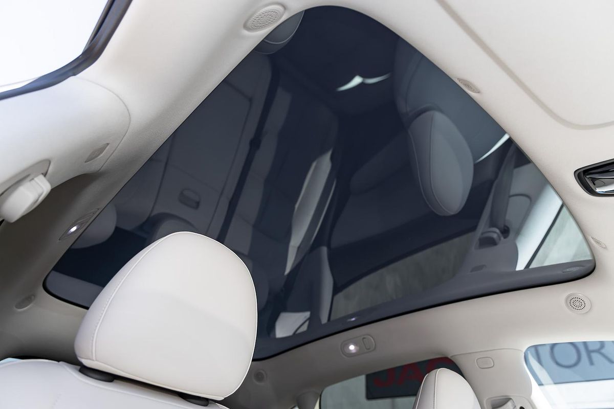 2025 MG IM6 Performance S12L