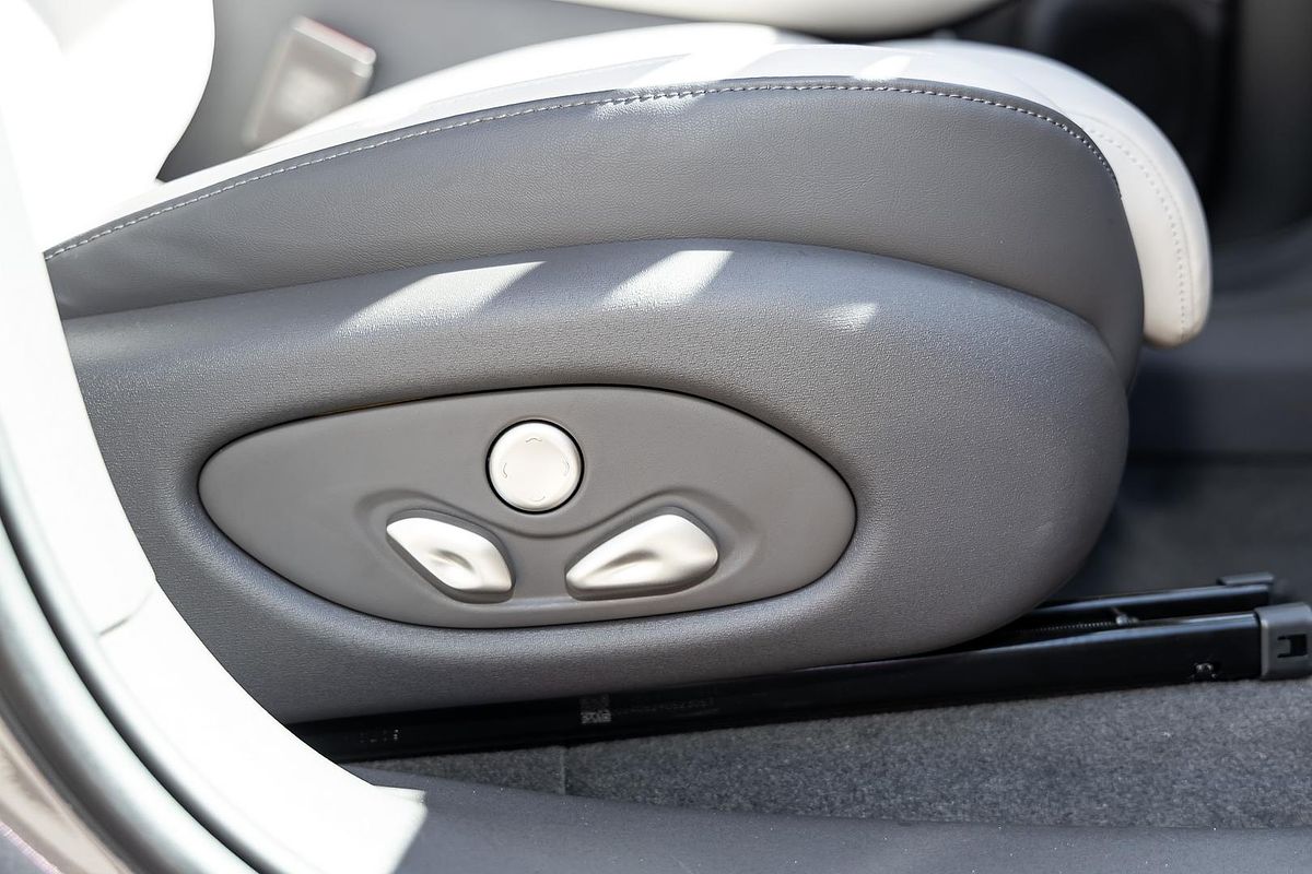 2025 MG IM6 Performance S12L