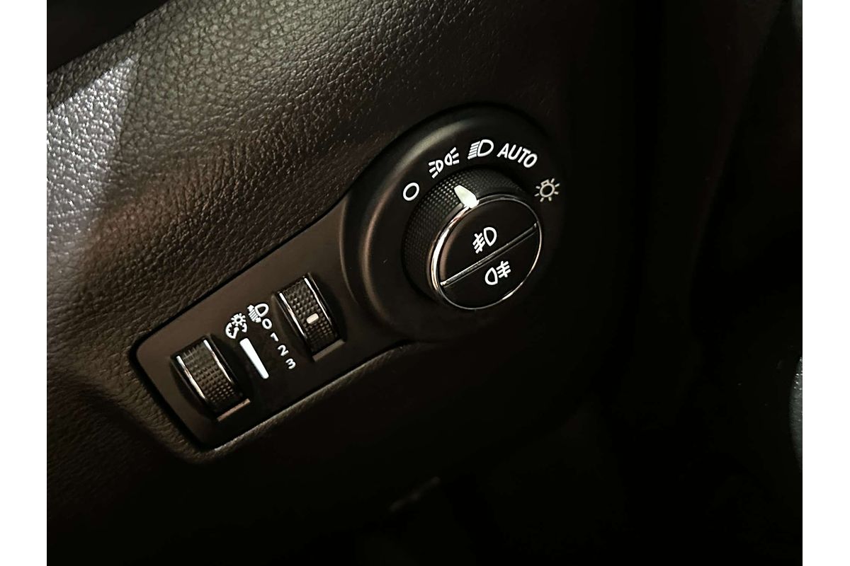 2023 Jeep Compass S-Limited M6