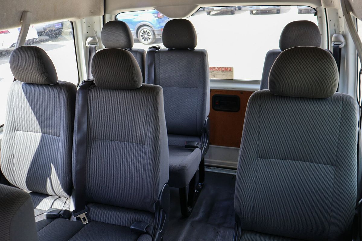 2016 Toyota Hiace Commuter TRH223R