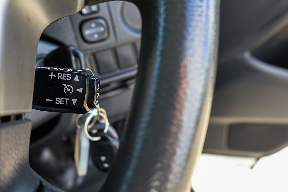 2016 Toyota Hiace Commuter TRH223R