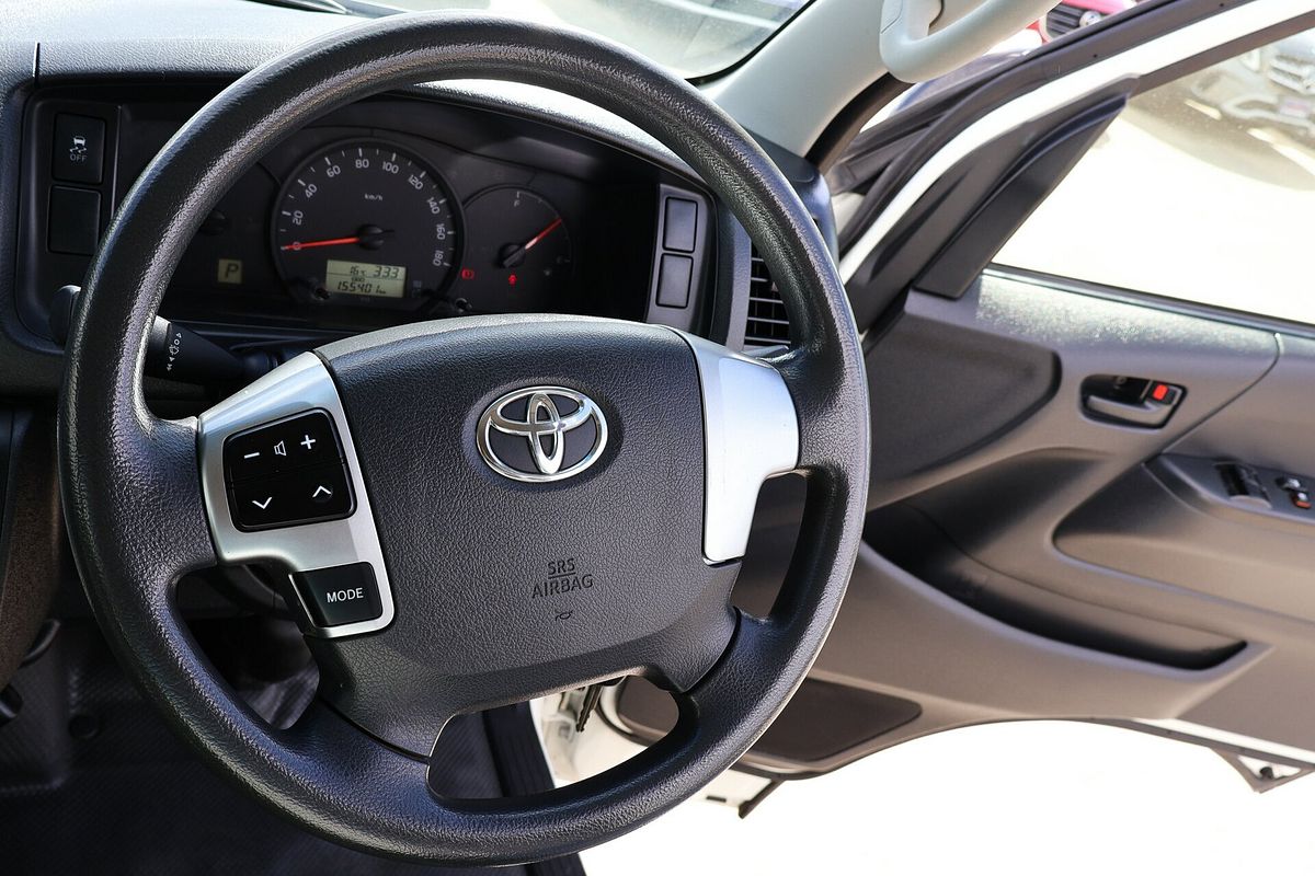 2016 Toyota Hiace Commuter TRH223R