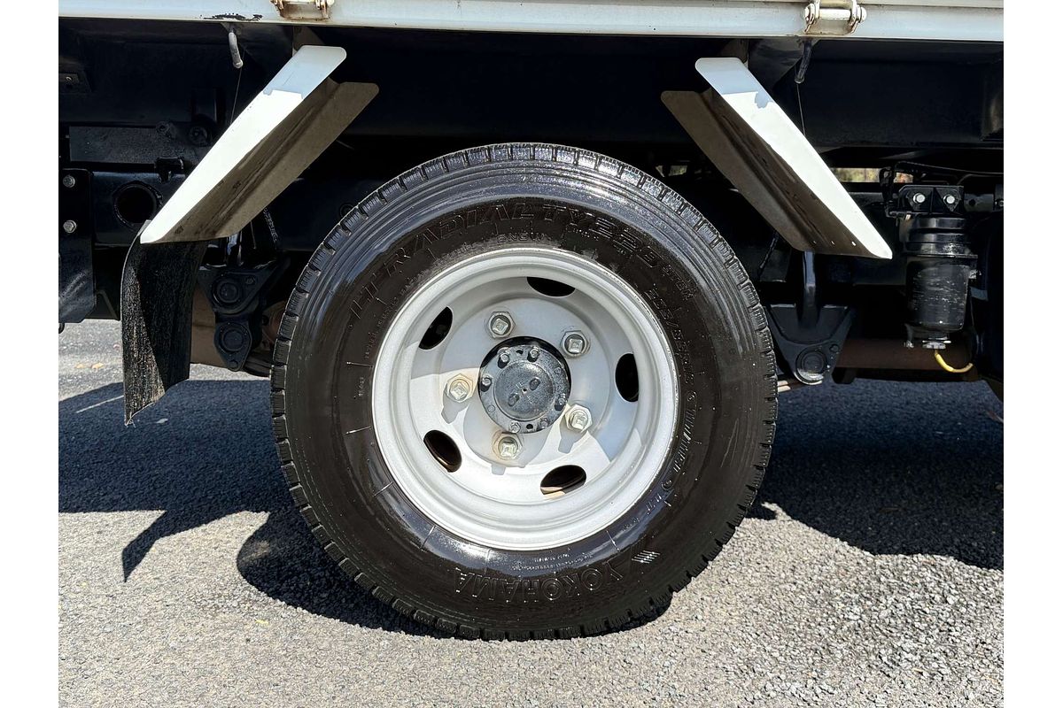 2023 Fuso Canter 615 SWB