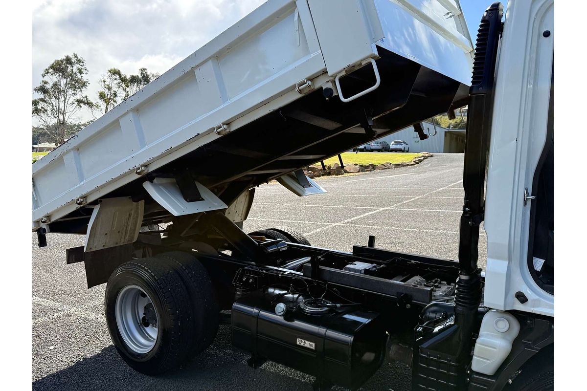 2023 Fuso Canter 615 SWB