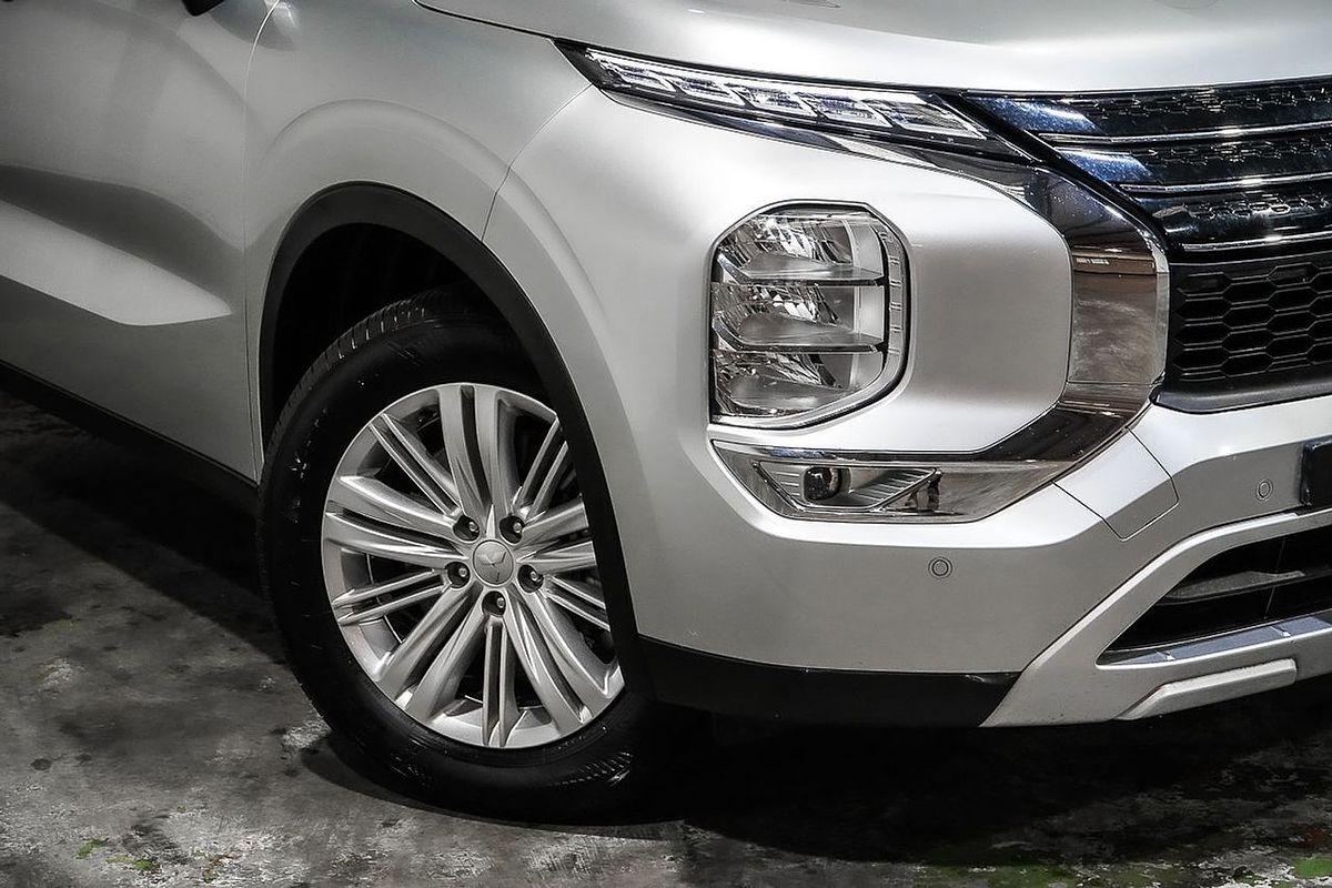 2024 Mitsubishi Outlander LS ZM