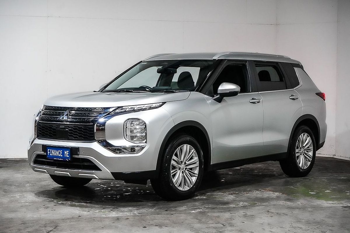 2024 Mitsubishi Outlander LS ZM