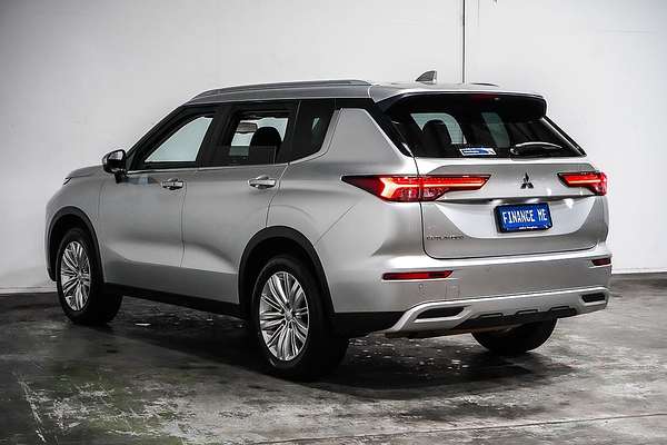 2024 Mitsubishi Outlander LS ZM