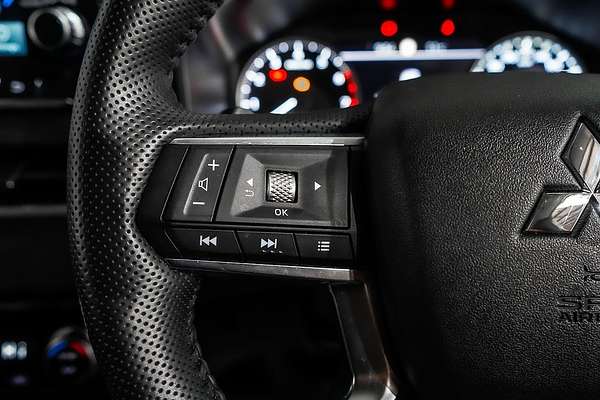 2024 Mitsubishi Outlander LS ZM